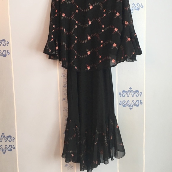 Long black ruffle embroidered dress - Picture 5 of 8